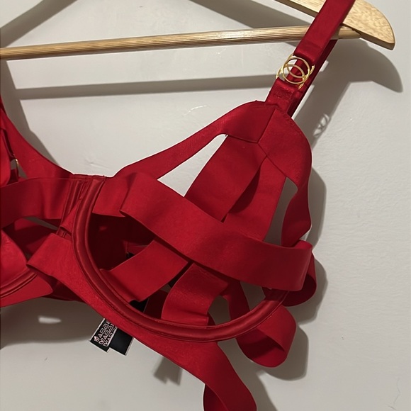 Victoria’s Secret Unlined Balconet - Picture 5 of 7